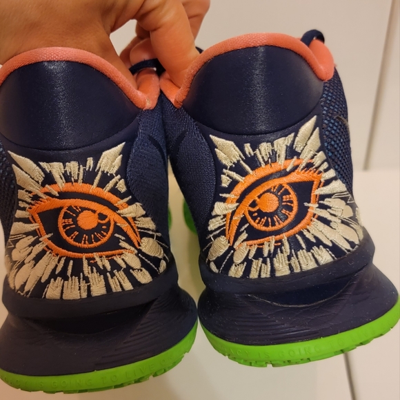 Nike Kyrie midnight navy color men sneakers size 9 - Picture 6 of 9